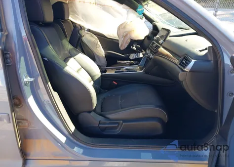 2022 Honda Accord Sport 2.0T z USA, uszkodzony, nr VIN 1HGCV2F37NA001810